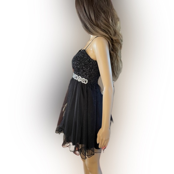 Black Sleeveless Rhinestone and Sequins Embellished Fit & Flare Dress Size 1 - Picture 10 of 14